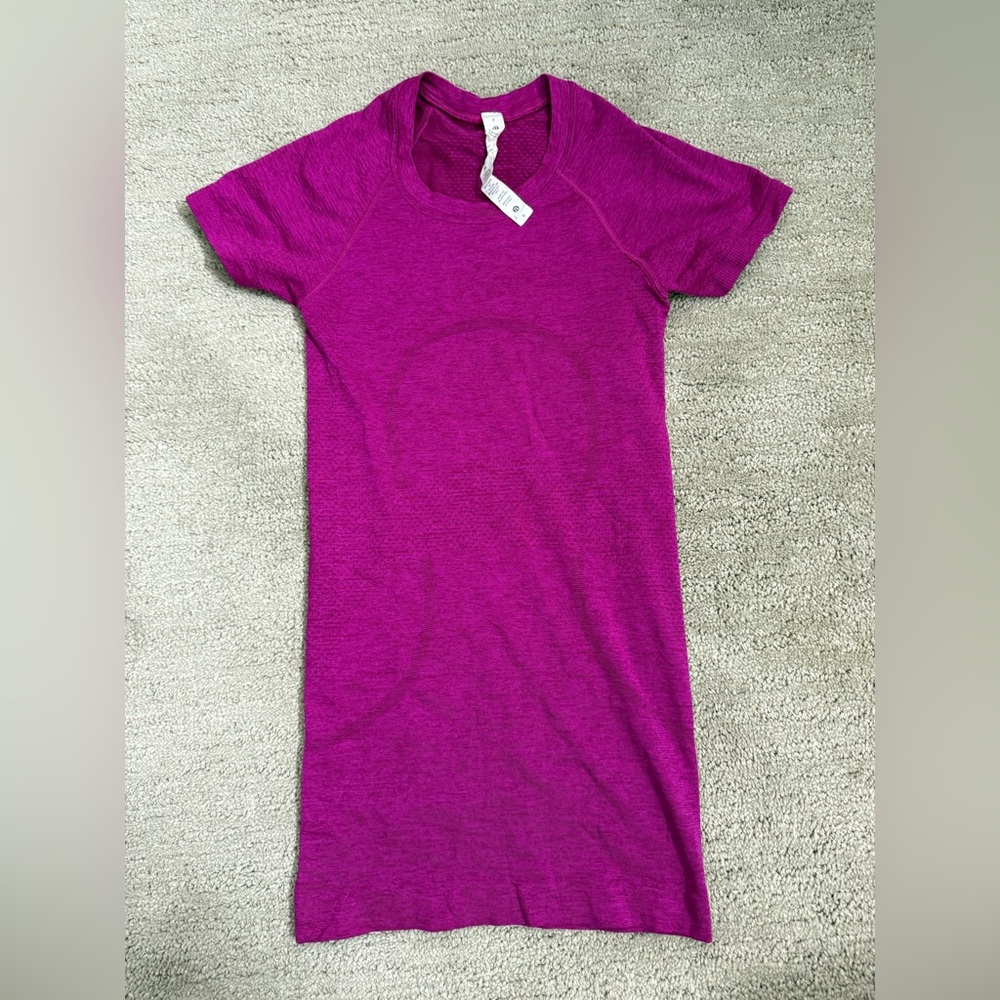 Women’s Lululemon Pink Swiftly ShortSleeve